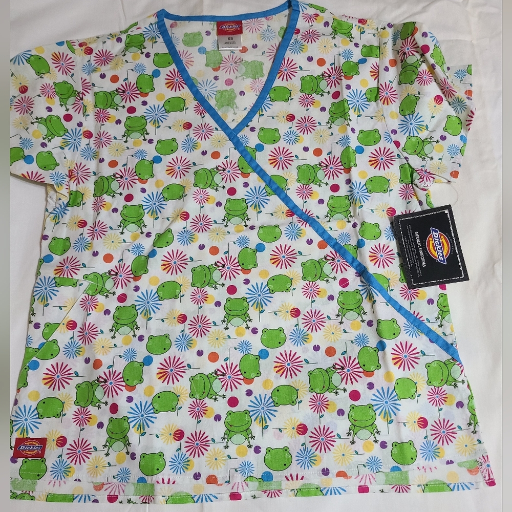 Dickies Women's Frog Print Top - Multicolor